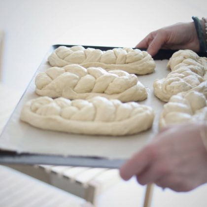 Készül a húsvéti kalács